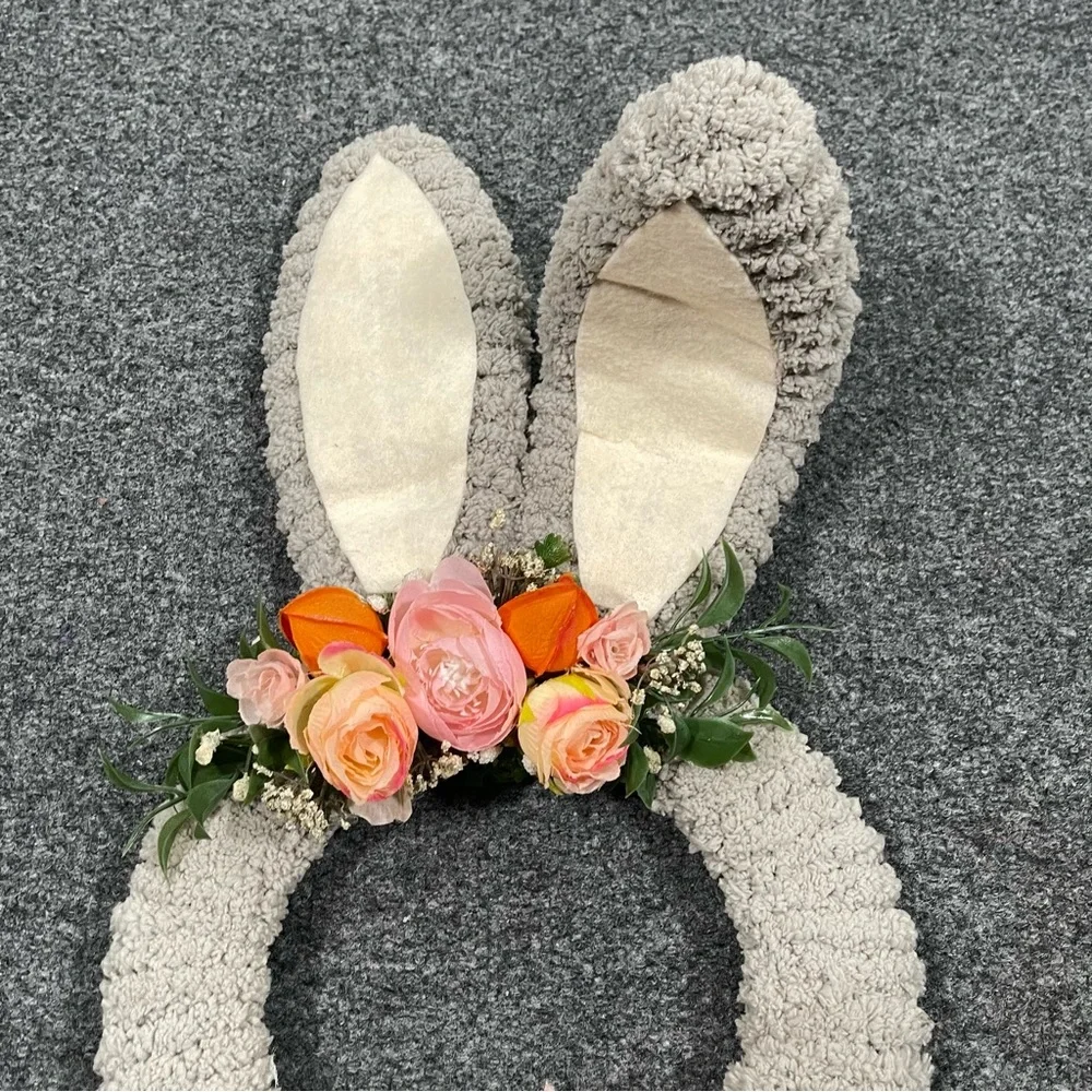 NWT Easter Bunny Wreath for Front Door